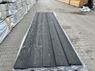 Ca. 50x Zweeds Rabat zwart gecoat, 25x195mm, lengte 400cm